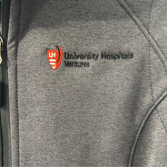 The North Face Women’s Vest For University hospitals Size Sm - Picture 2 of 8